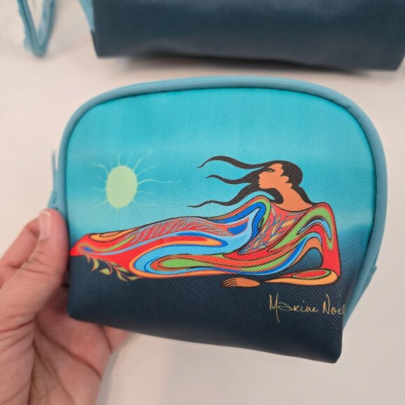 Oscardo Maxine Noel Mother Earth Cosmetic Bag 3 Piece Set First Nations Artist - Picture 4 of 12